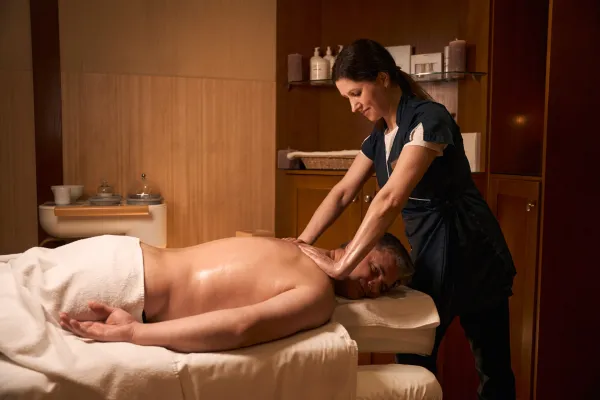 concentrated-masseuse-using-miofascial-release-tec-2024-10-18-17-35-36-utc-6915969bbd945