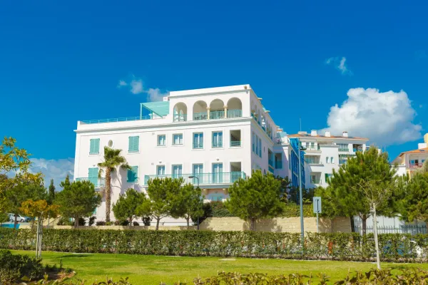 luxury-hotel-resort-2025-02-25-09-36-40-utc-6915990bc36e3